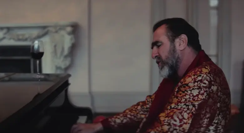 Vidéo : Liam Gallagher invite Éric Cantona dans son nouveau clip “Once”