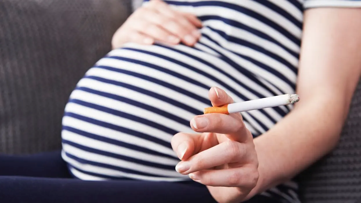 La France teste : payer des femmes enceintes pour qu’elles arrêtent de fumer