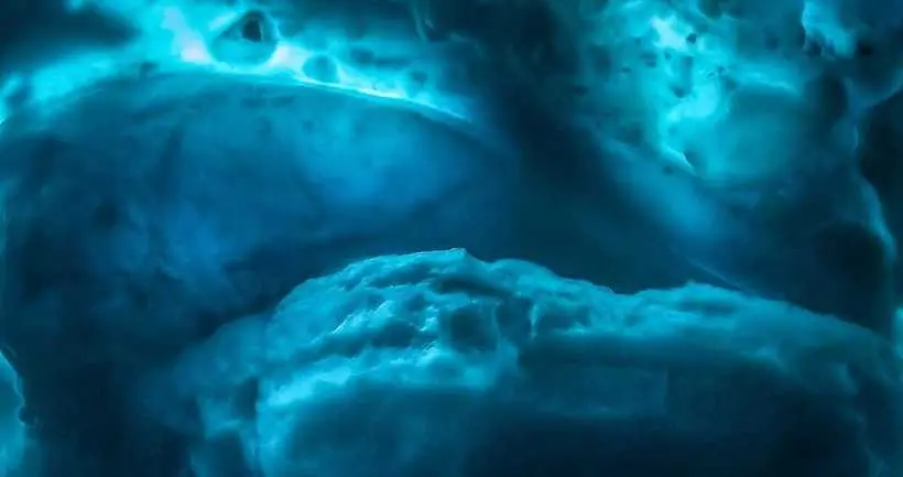Une photo impressionnante dévoile la partie immergée d’un iceberg