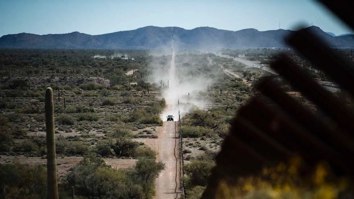 Donald Trump dynamite des sites sacrés amérindiens pour la construction de son mur