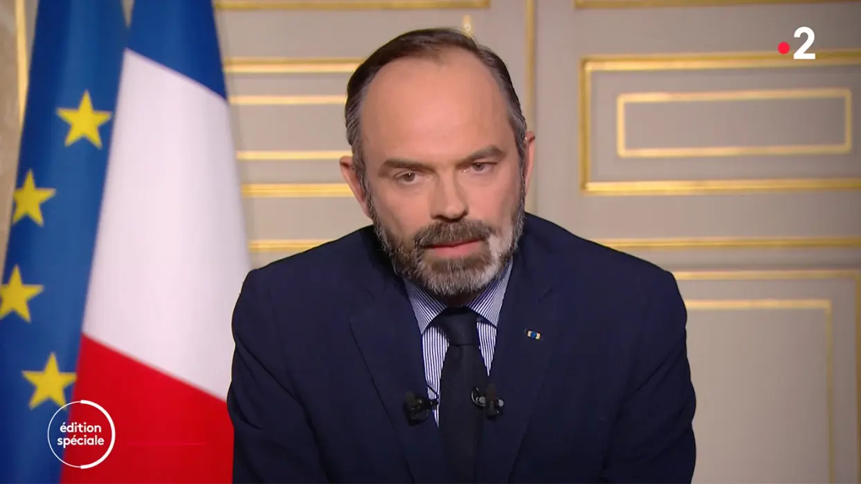 “Vous devez rester chez vous”, martèle encore Édouard Philippe ce soir en interview