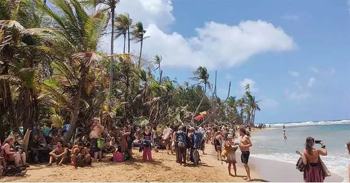 Pendant ce temps au Panama, 500 fêtards sont coincés à un festival de psytrance