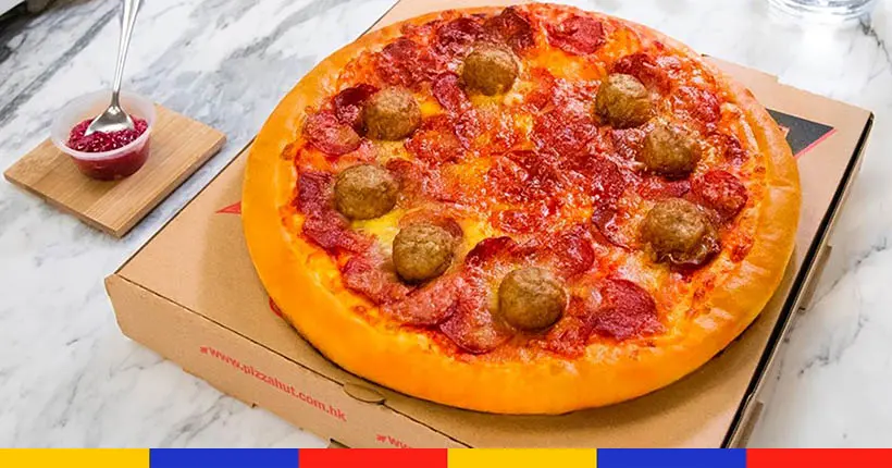Quelle époque formidable : Pizza Hut et Ikea s’associent pour une pizza aux boulettes