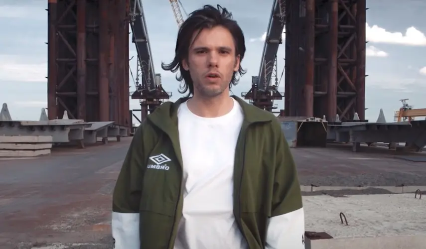 Pour aider les hôpitaux, Orelsan va vendre ses disques certifiés