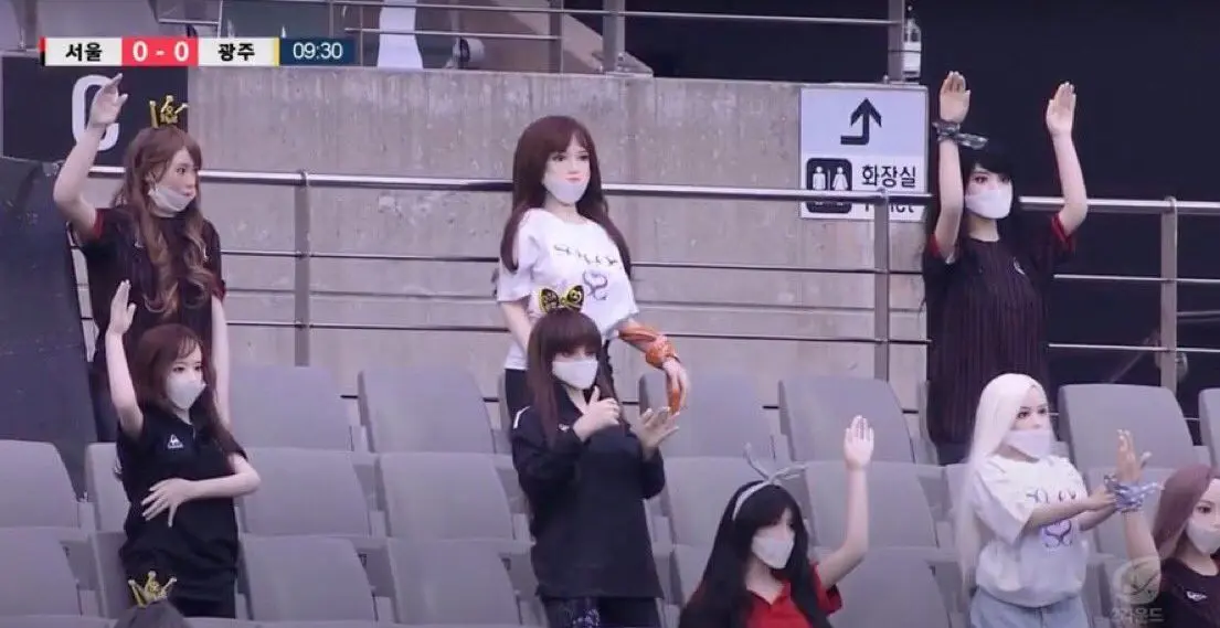 Un club coréen place des poupées sexuelles dans son stade pour garnir les tribunes