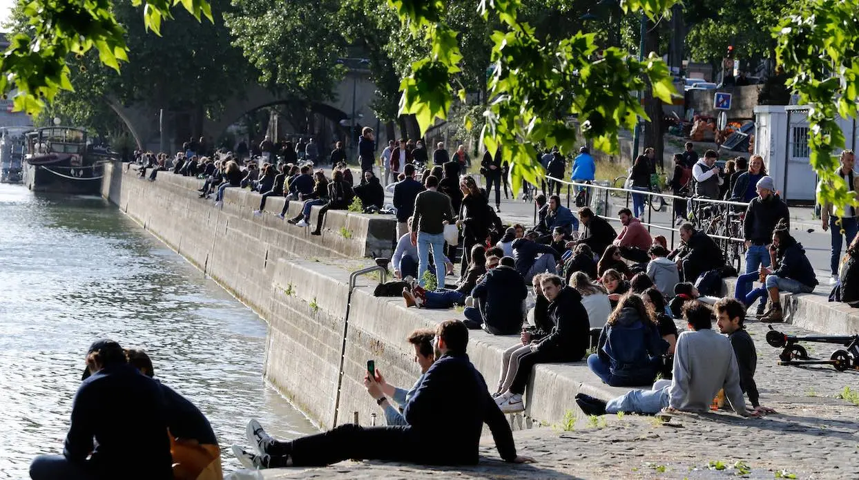 “Irresponsabilité” : l’alcool interdit sur les quais de Seine et le canal Saint-Martin