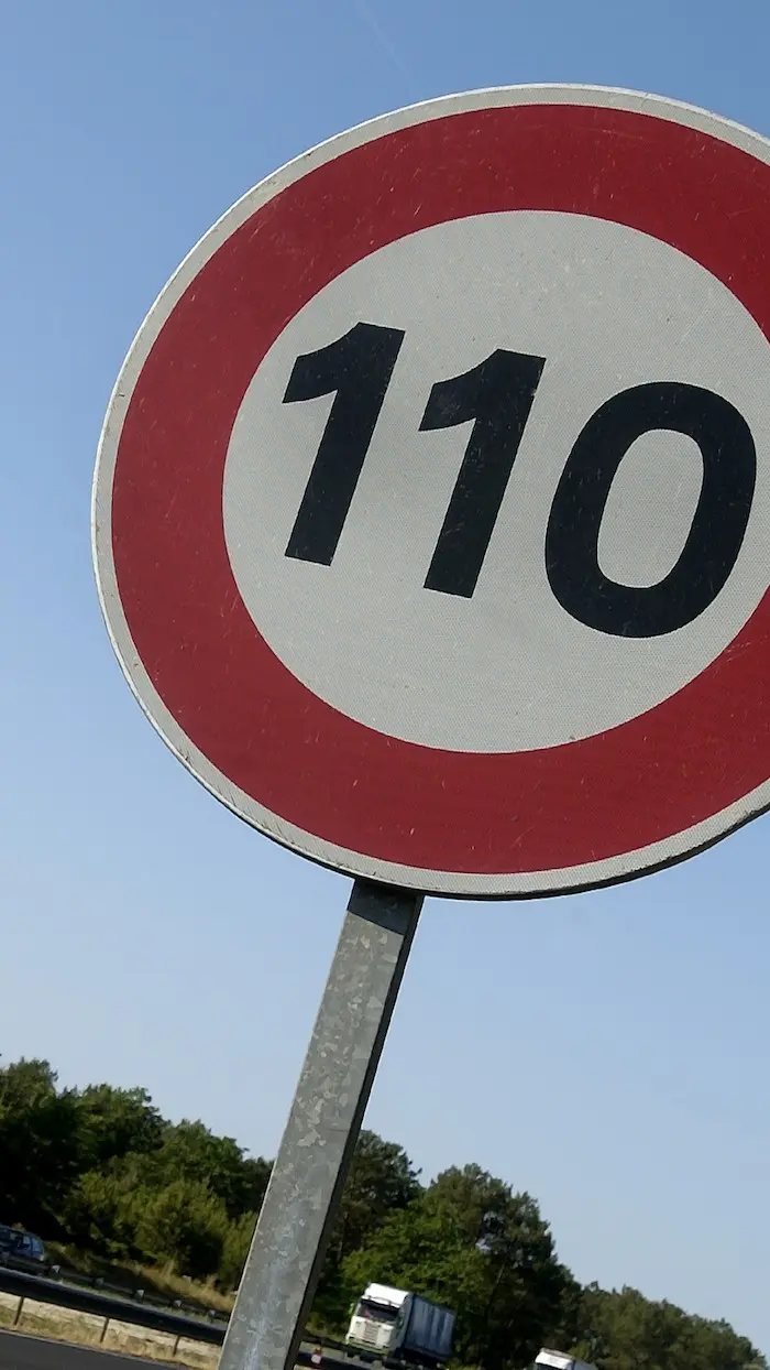 110 km/h sur l’autoroute : les Français se prononcent en grande majorité contre la mesure