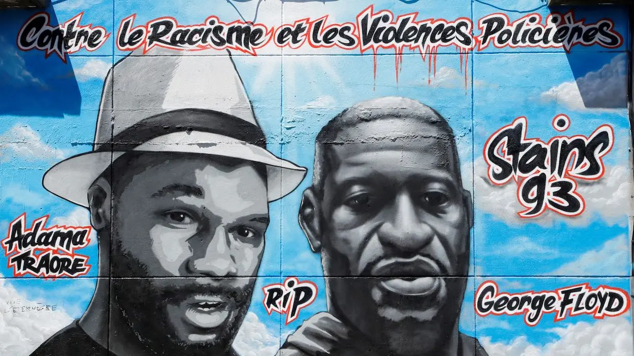 Christophe Castaner “choqué” par la fresque contre les violences policières à Stains