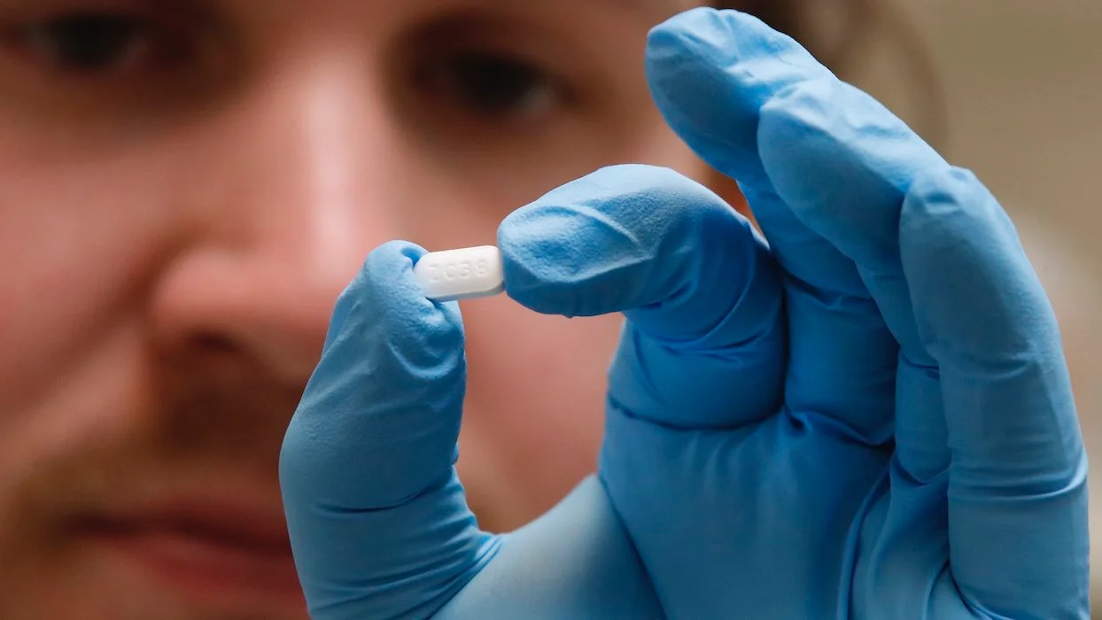 Hydroxychloroquine : l’OMS annonce la reprise des essais cliniques