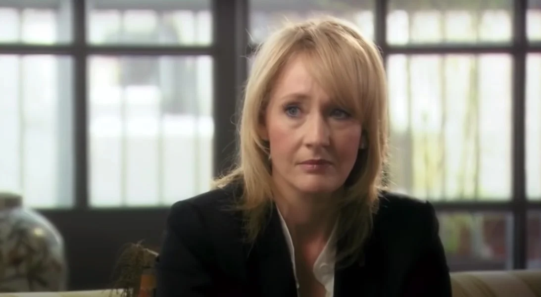 Accusée de transphobie, J. K. Rowling est invisibilisée du trailer des Animaux fantastiques 3