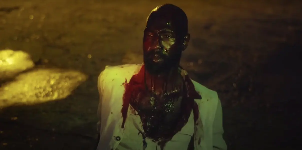 Kanye West invite Travis Scott dans le clip survolté de “Wash Us In The Blood”