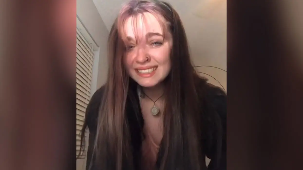 Vidéo : victimes d’agressions sexuelles, des ados témoignent sur TikTok