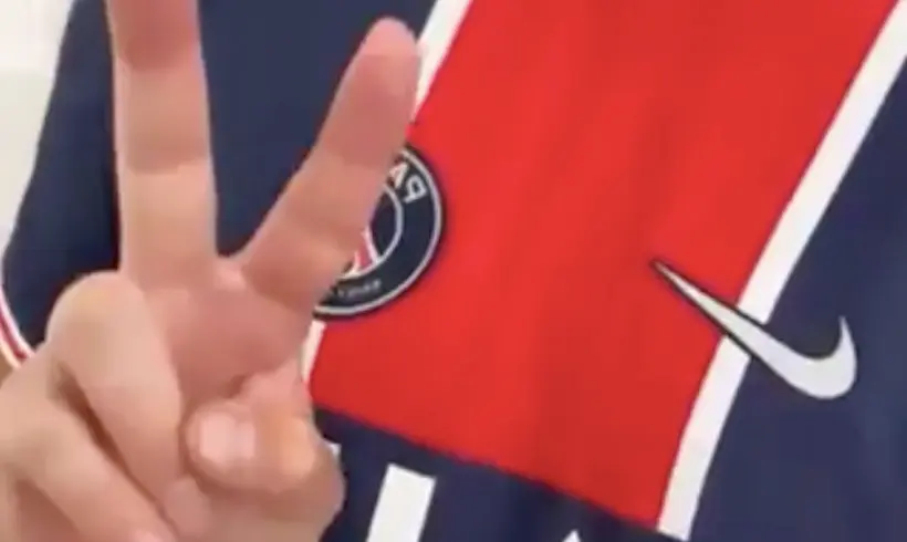 En images : DJ Snake dévoile le nouveau maillot domicile du PSG