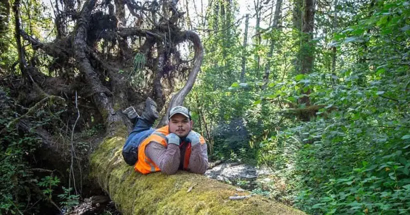 Sans pression, un homme a photobombé l’installation d’un photographe animalier