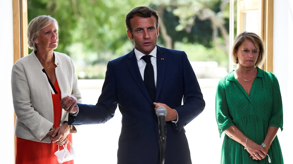 Prime Covid : Emmanuel Macron annonce le versement de 1 000 euros aux aides à domicile