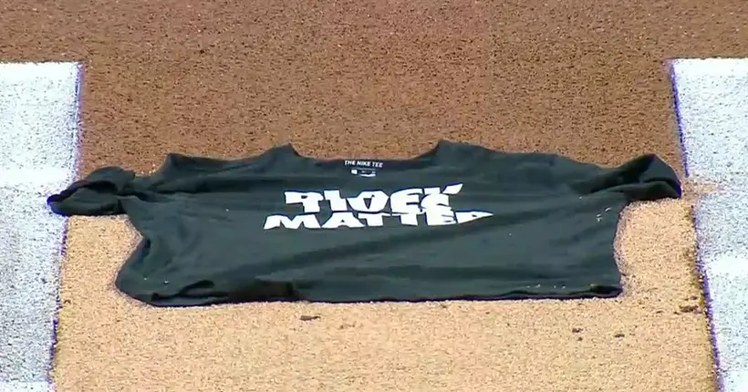 Les Mets et les Marlins quittent le terrain en laissant un T-shirt Black Lives Matter