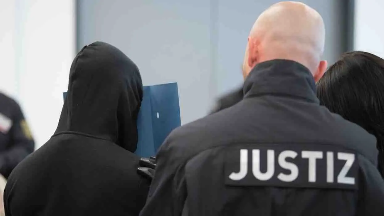 Allemagne : un néonazi avoue le meurtre d’un élu régional lors de son procès