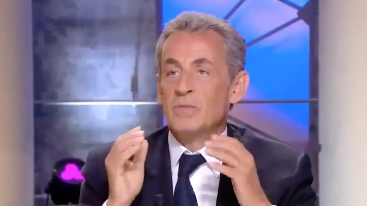 “Singes” et “nègres” : Nicolas Sarkozy fait un parallèle qui ne passe pas