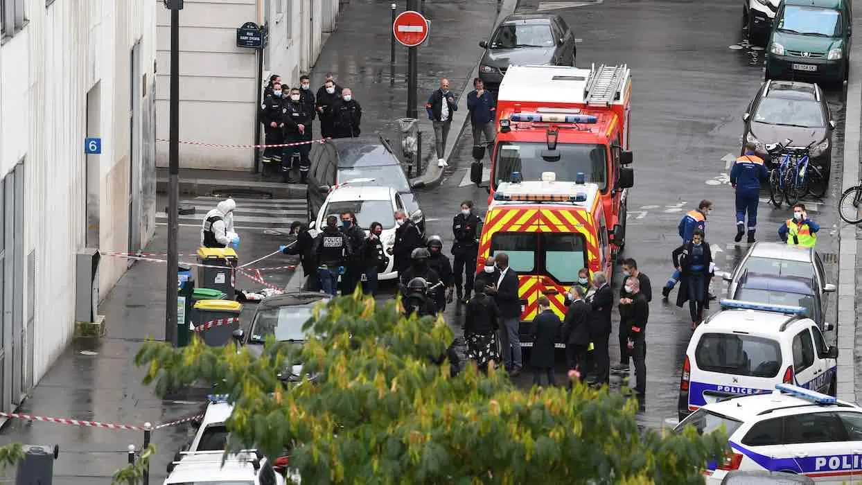Attaque à Paris près de Charlie Hebdo : deux blessés, deux interpellations