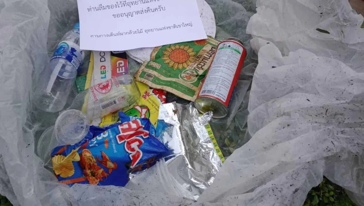La Thaïlande renvoie à des touristes leurs déchets laissés dans un parc national