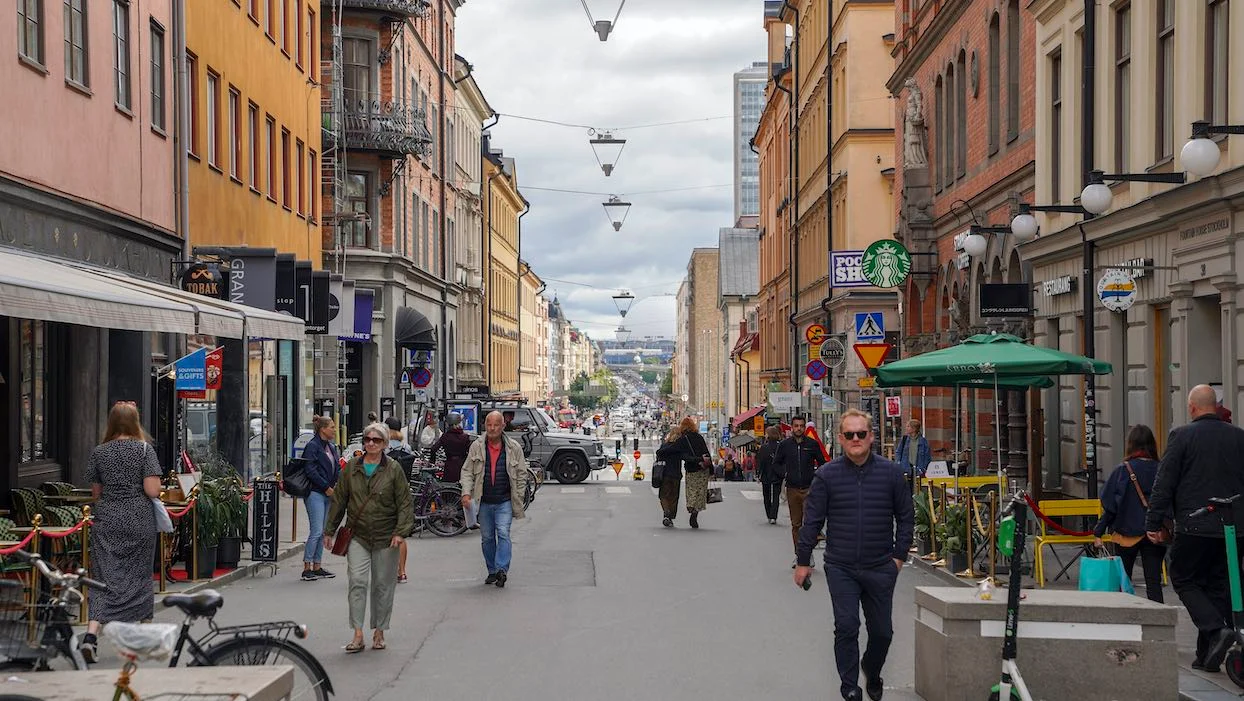 Europe : la Suède se distingue et n’impose pas le port du masque