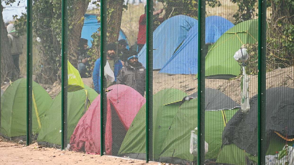 Calais : l’interdiction aux associations de distribuer des repas aux migrants prolongée
