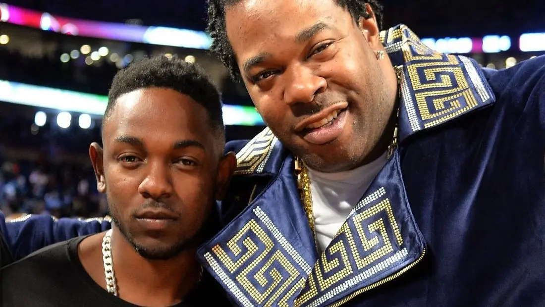 Kendrick Lamar est de retour au côté de Busta Rhymes sur le joli “Look Over Your Shoulder”