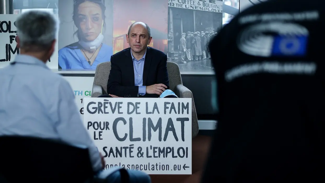 L’eurodéputé français Pierre Larrouturou a entamé une grève de la faim
