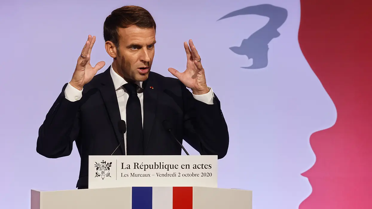Séparatismes : retour sur les cinq axes du discours d’Emmanuel Macron