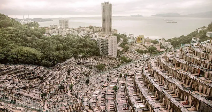 Les cimetières bondés de Hong Kong immortalisés dans des photos vertigineuses