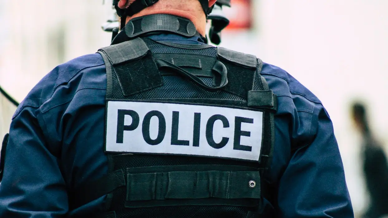 Passage à tabac d’un homme à Paris : Gérald Darmanin demande “la suspension” des policiers