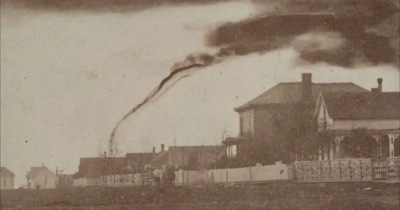 La folle histoire derrière la toute première photo d’une tornade prise en 1884