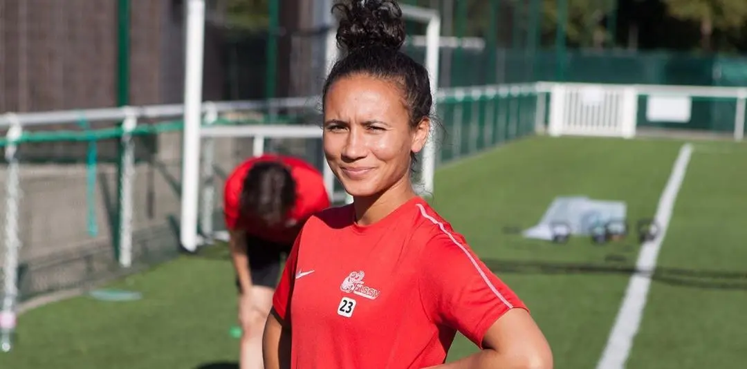 Découvrez l’incroyable parcours de Sarah Boudaoud, footballeuse et attachée parlementaire