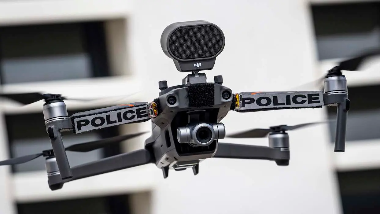 Le Conseil d’État interdit l’usage des drones de surveillance pendant les manifestations