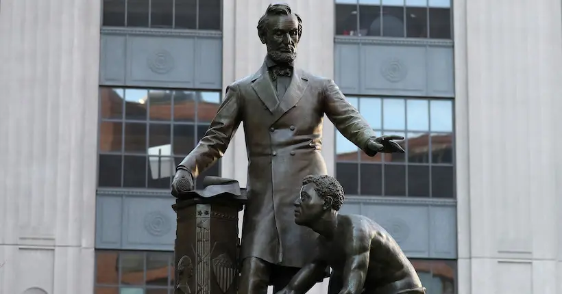 Une statue d’un esclave à genoux face à Lincoln enfin retirée à Boston