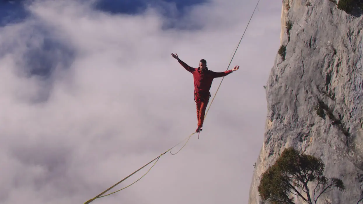 Vidéo : “Mon métier consiste à marcher sur une sangle à une hauteur vertigineuse”
