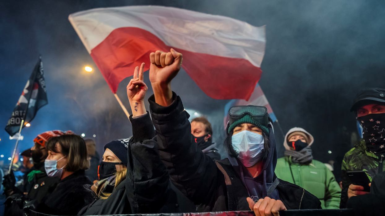 Pologne : la quasi-interdiction de l’avortement entre en vigueur