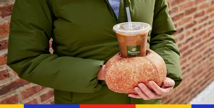 Débile mais génial : voici un gant en forme de miche de pain pour porter son café