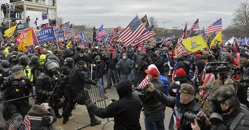 Chaos à Washington : des centaines de partisans pro-Trump envahissent le Capitole