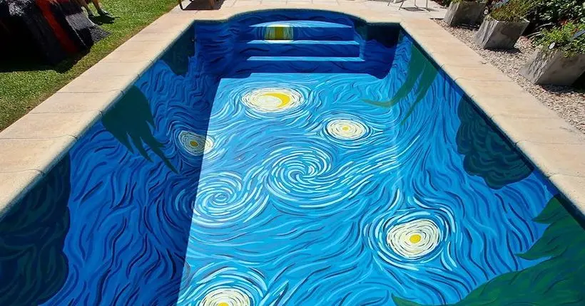 Des artistes ont peint une piscine pour rendre hommage à La Nuit étoilée de Van Gogh