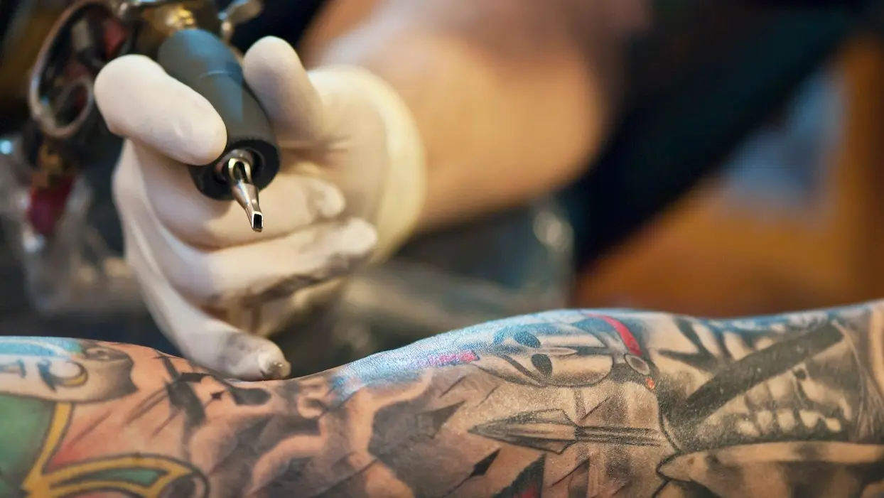 Un “risque sanitaire élevé” : l’UFC-Que choisir alerte sur les encres de tatouages