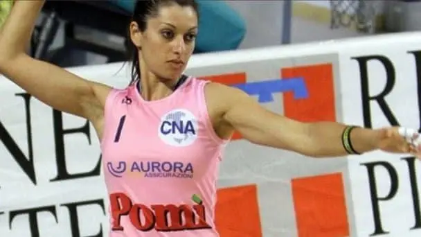 Une volleyeuse italienne attaquée en justice par son club après être tombée enceinte
