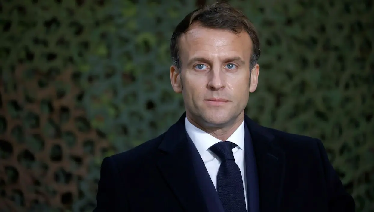 Vaccin : Emmanuel Macron annonce la suspension de l’utilisation d’AstraZeneca