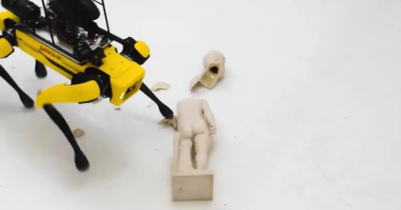 Une installation artistique vous proposait de piloter un chien-robot à distance