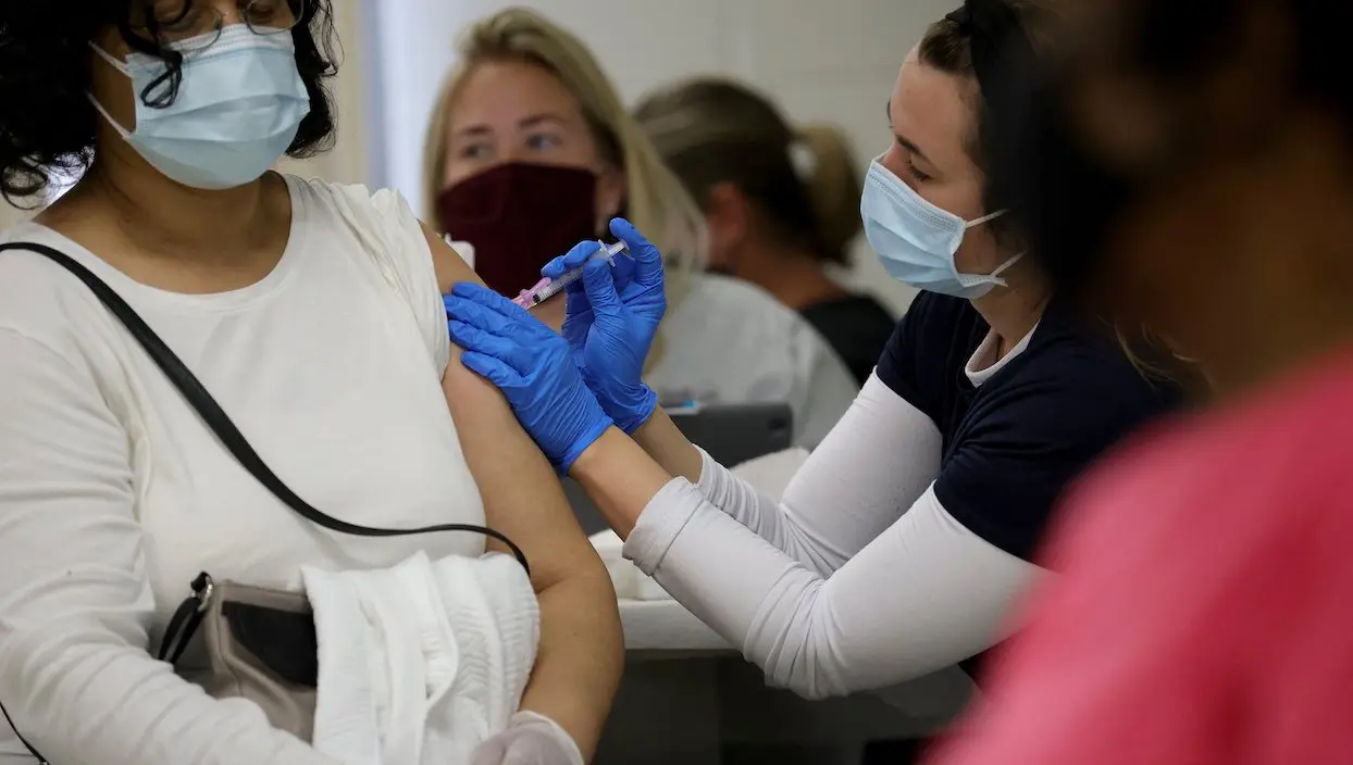 Covid : aux États-Unis, les premiers bénéfices de la vaccination se font sentir