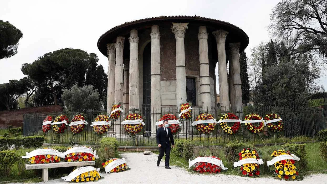 Covid-19 : à Rome, des milliers de cercueils attendent toujours d’être incinérés