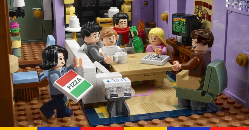 EN IMAGES : un fan de la série culte Friends crée sa propre boîte LEGO