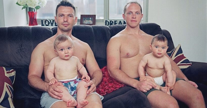 Des pères gays avec leurs enfants tendrement immortalisés par Bart Heynen