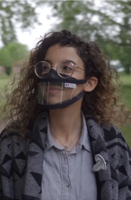 Vidéo : Génération Déter – Rencontre Anissa, la créatrice du masque inclusif