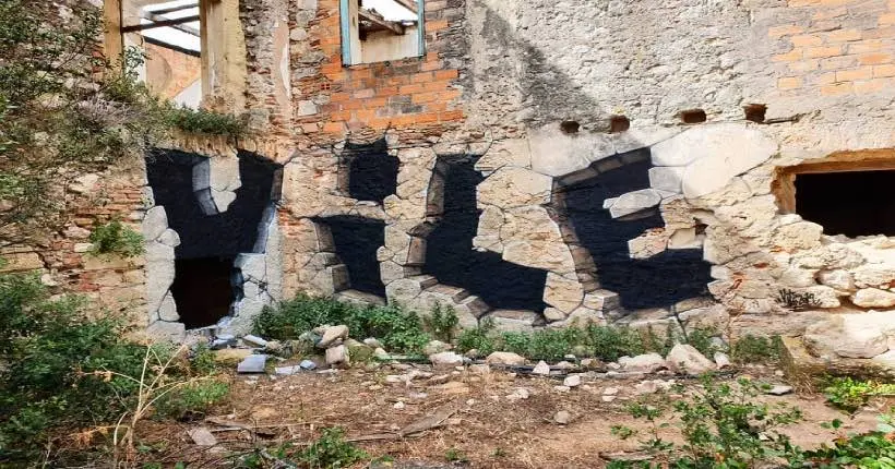 Le street artiste Vile peint de troublants trompe-l’œil dans la roche